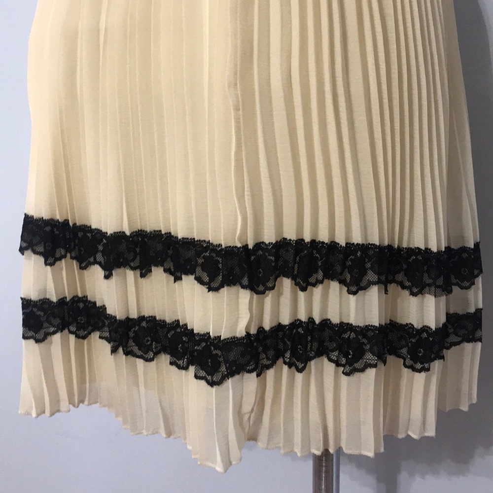 NWT! American Rag Pleated Skirt with Black Lace - Picture 6 of 6